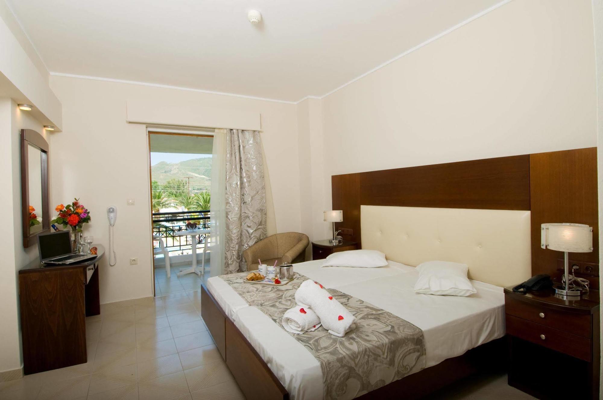 Golden Sun Resort - Adults Only Kalamákion 外观 照片
